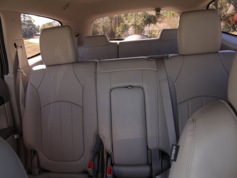 Used 2017 Buick Enclave Premium image 20