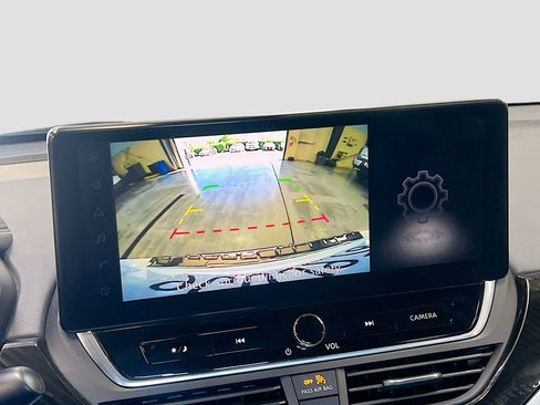 Used 2023 Nissan Altima 2.5 SR w/ SR Premium Package FWD image 14