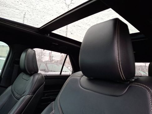 Used 2020 Ford Explorer ST w/ ST Street Pack image 18