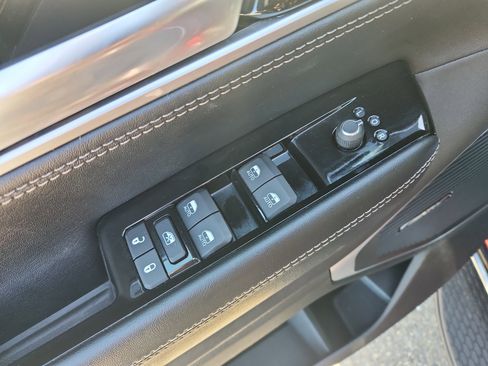 Used 2024 Jeep Wagoneer L Series II image 22