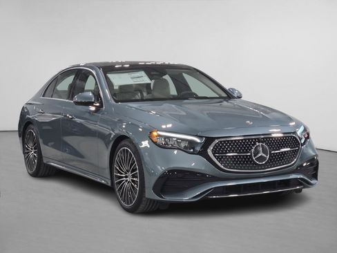New 2026 Mercedes-Benz E 450 4MATIC Sedan image 1