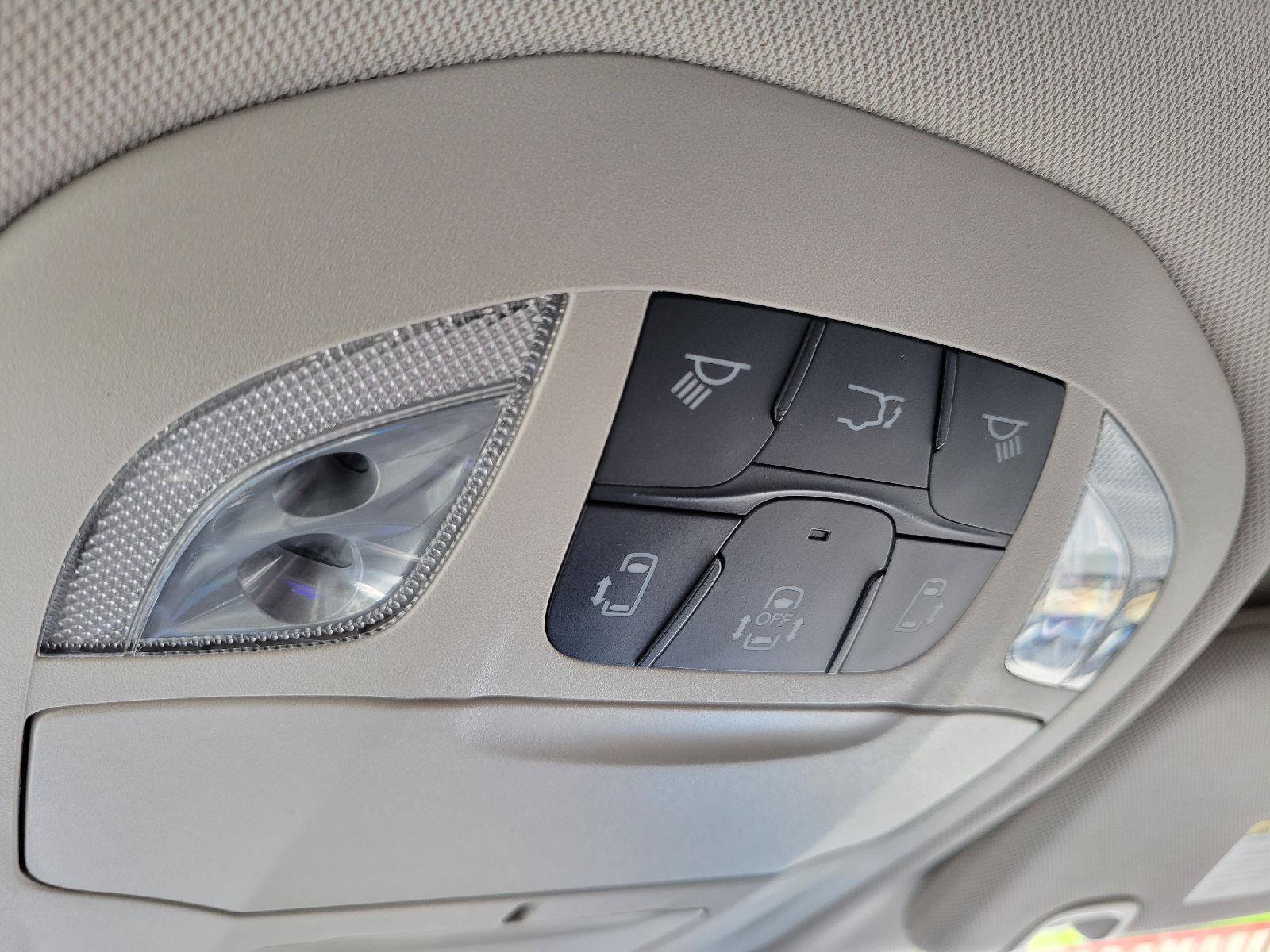 Used 2024 Chrysler Voyager LX FWD image 23