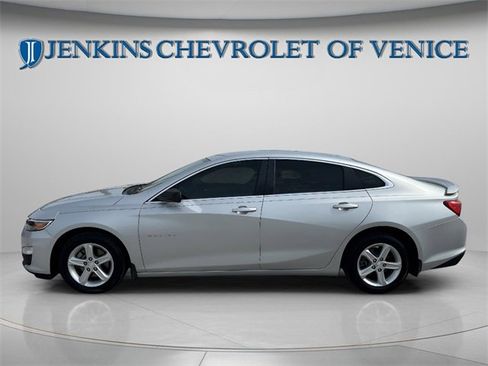 Used 2020 Chevrolet Malibu LS image 3