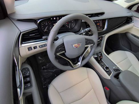 Used 2024 Cadillac XT6 Premium Luxury w/ Technology Package AWD/4WD image 10