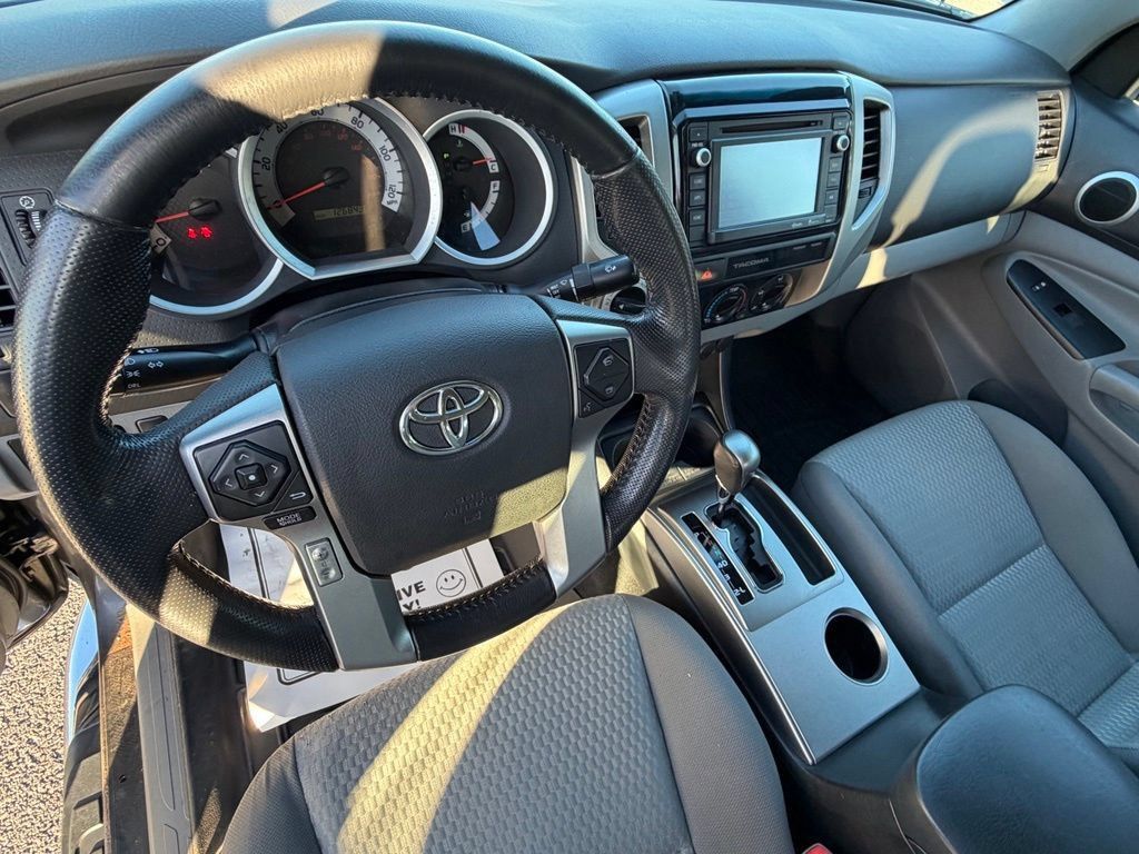 Used 2015 Toyota Tacoma 4x4 Double Cab w/ SR5 Package image 13