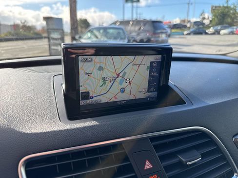 Used 2018 Audi Q3 2.0T Premium Plus w/ Premium Plus Package image 37