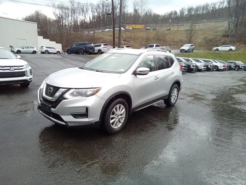Used 2018 Nissan Rogue SV AWD/4WD image 8