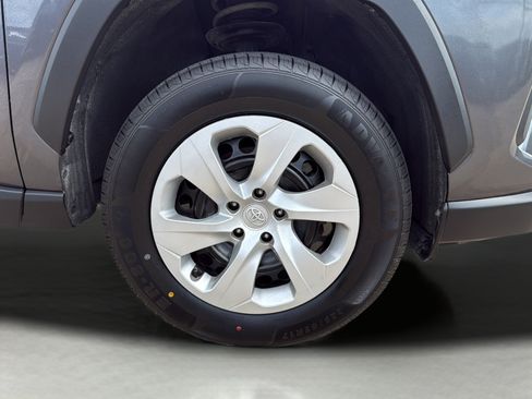 Used 2023 Toyota RAV4 LE FWD image 9