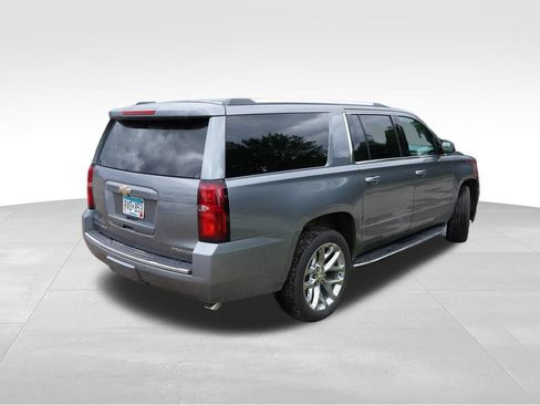 Used 2020 Chevrolet Suburban Premier AWD/4WD image 3