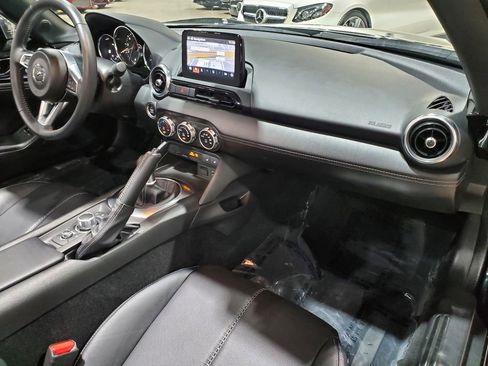 Used 2022 MAZDA MX-5 Miata Grand Touring w/ Weather Package RWD image 15