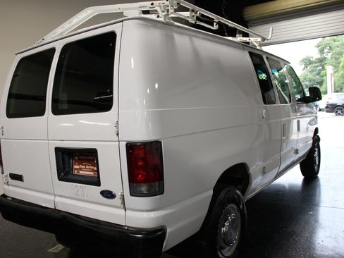 Used 2006 Ford E-350 and Econoline 350 Super Duty RWD image 3