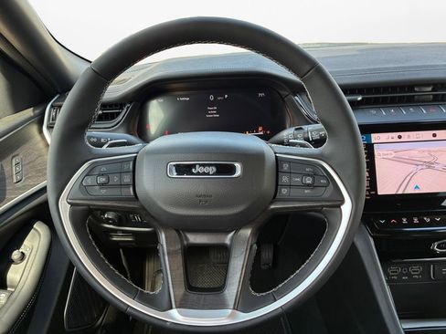 New 2026 Jeep Grand Cherokee L Limited w/ Limited Altitude Package AWD/4WD image 21