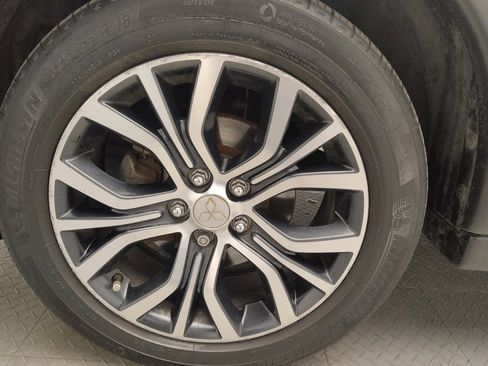 Used 2018 Mitsubishi Outlander SEL image 31