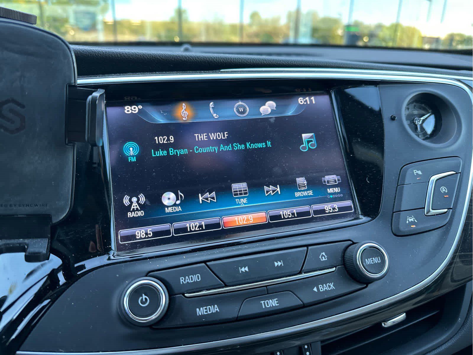 Used 2020 Buick Envision Premium w/ LPO, Cargo Package AWD/4WD image 9