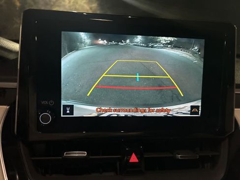 Used 2024 Toyota Corolla Cross XLE image 24