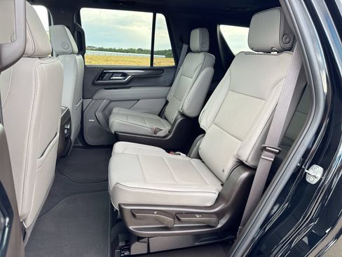 Used 2025 GMC Yukon Elevation w/ Technology Package AWD/4WD image 25