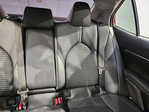 Used 2023 Toyota Camry SE image 14