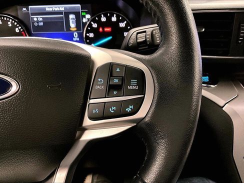 Certified 2022 Ford Explorer XLT w/ Equipment Group 202A image 18