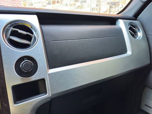 Used 2013 Ford F150 Platinum image 30