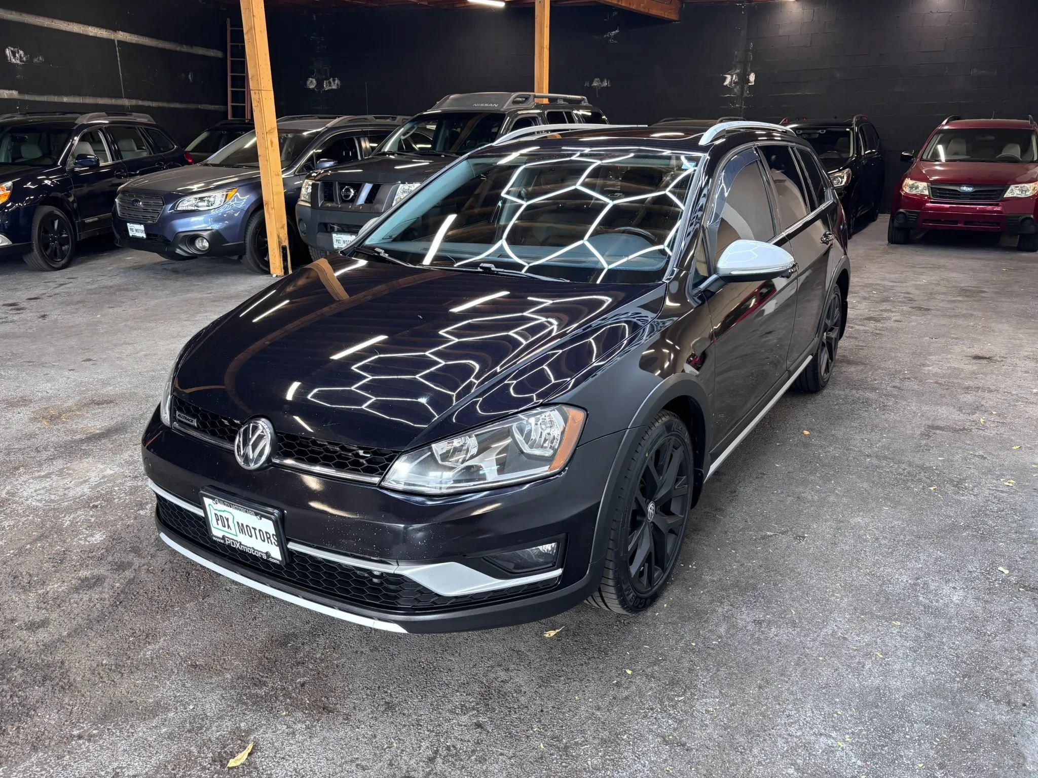 Used 2017 Volkswagen Golf Alltrack SEL AWD/4WD image 3