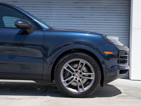 Certified 2026 Porsche Cayenne AWD/4WD image 9
