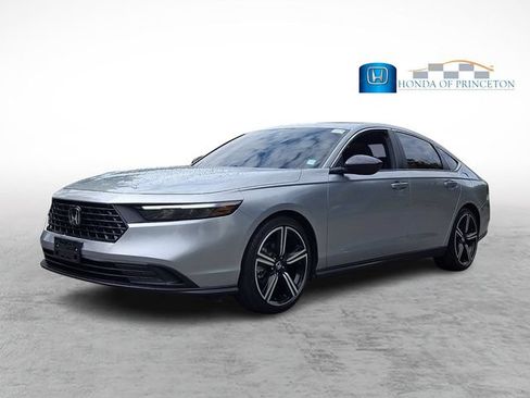 Used 2024 Honda Accord Sport image 3