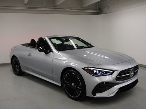 Certified 2025 Mercedes-Benz CLE 300 4MATIC Cabriolet image 21