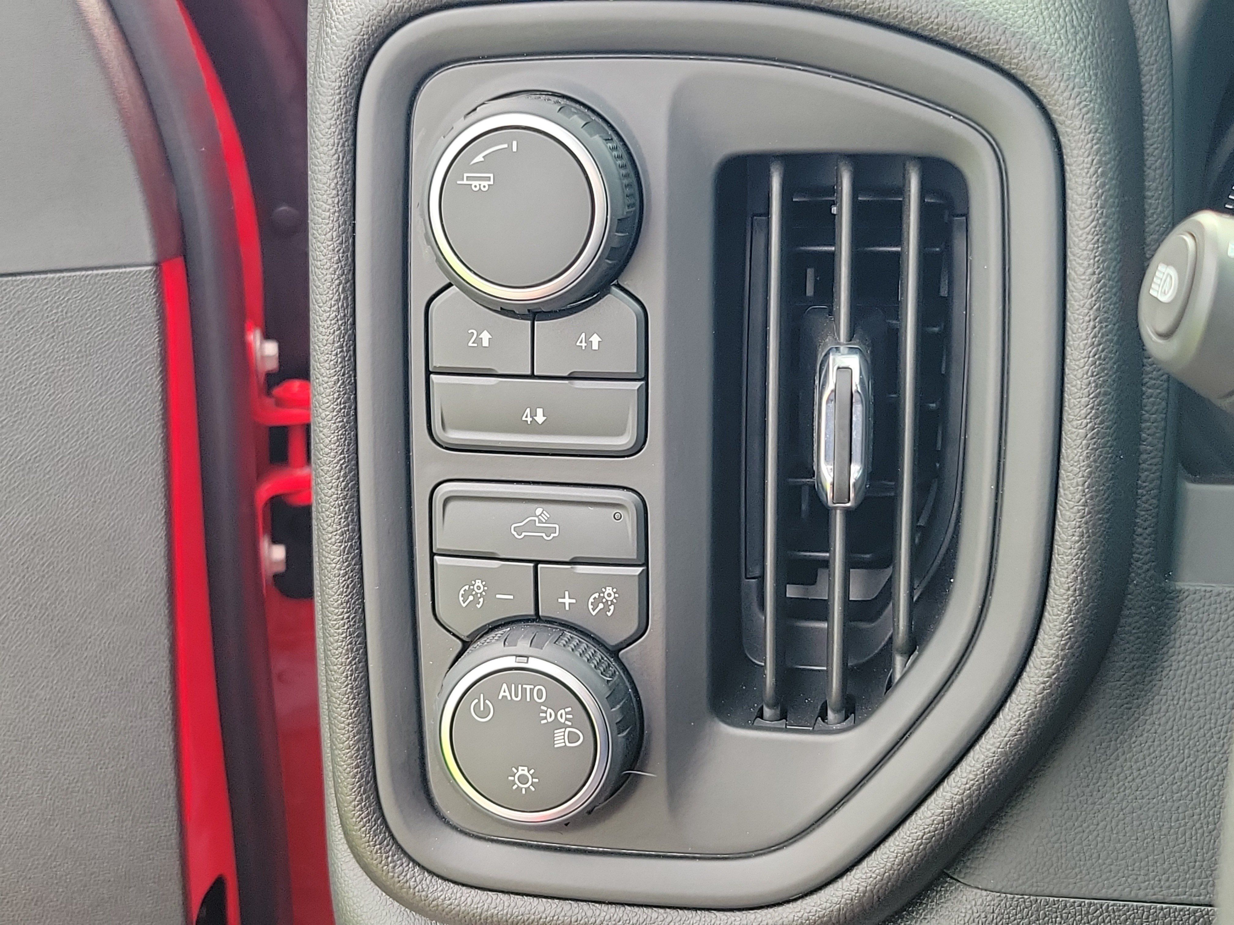 Used 2026 Chevrolet Silverado 2500 W/T AWD/4WD image 19