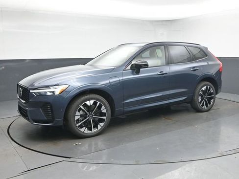 New 2026 Volvo XC60 T8 Plus w/ Protection Package Premier image 4