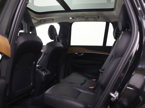 Used 2022 Volvo XC90 T6 Momentum w/ Advanced Package image 20