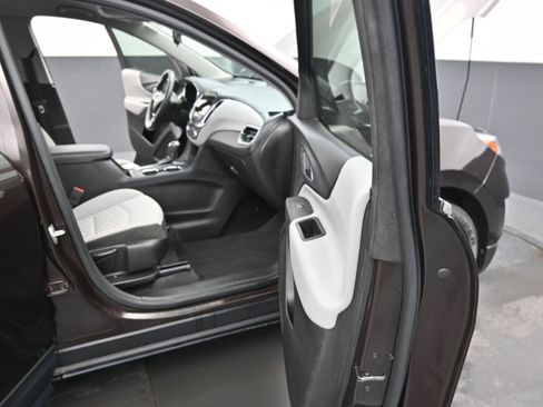 Used 2020 Chevrolet Equinox LT image 20
