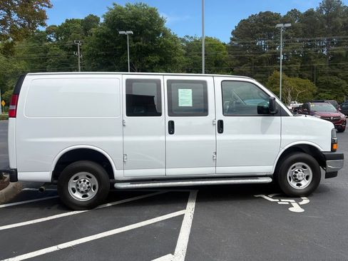 Used 2024 Chevrolet Express 2500 w/ Driver Convenience Package RWD image 4