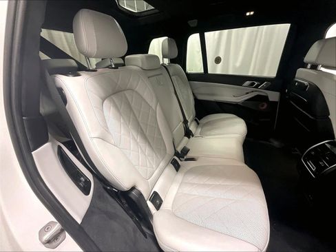 Used 2023 BMW X7 xDrive40i w/ Executive Package image 16