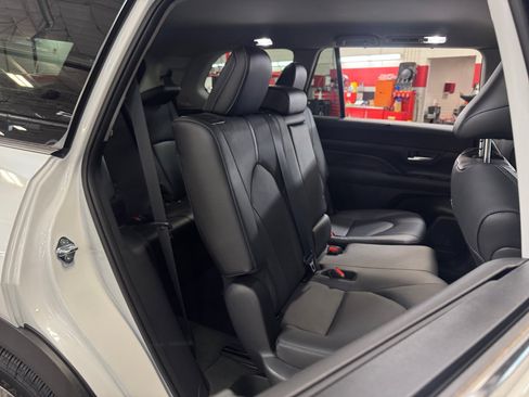 Certified 2026 Toyota Grand Highlander AWD image 17
