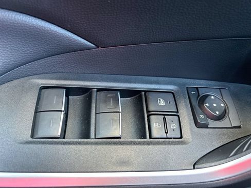 Used 2024 Toyota RAV4 XLE FWD image 13
