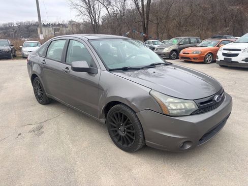 Used 2010 Ford Focus SES image 4