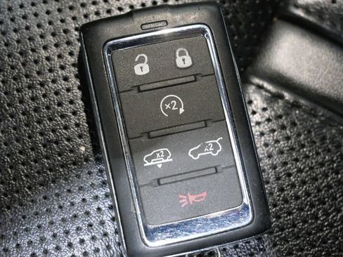 Used 2024 Jeep Wagoneer Series III AWD/4WD image 27