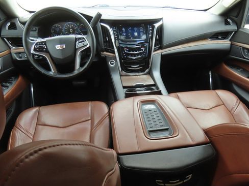 Used 2015 Cadillac Escalade Premium AWD/4WD image 25