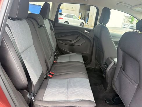 Used 2018 Ford Escape SE w/ SE Sync 3 Package FWD image 41