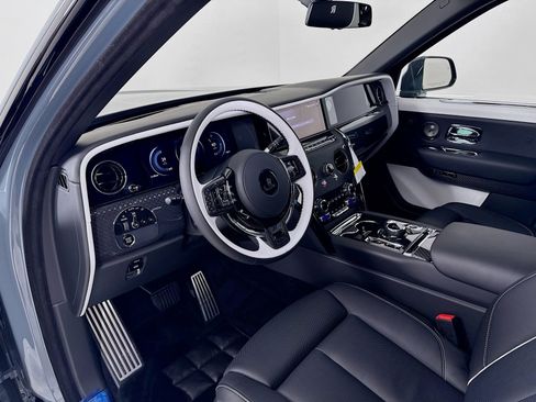 New 2026 Rolls-Royce Cullinan Black Badge AWD/4WD image 11