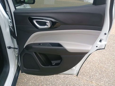 Used 2024 Jeep Compass Limited image 15