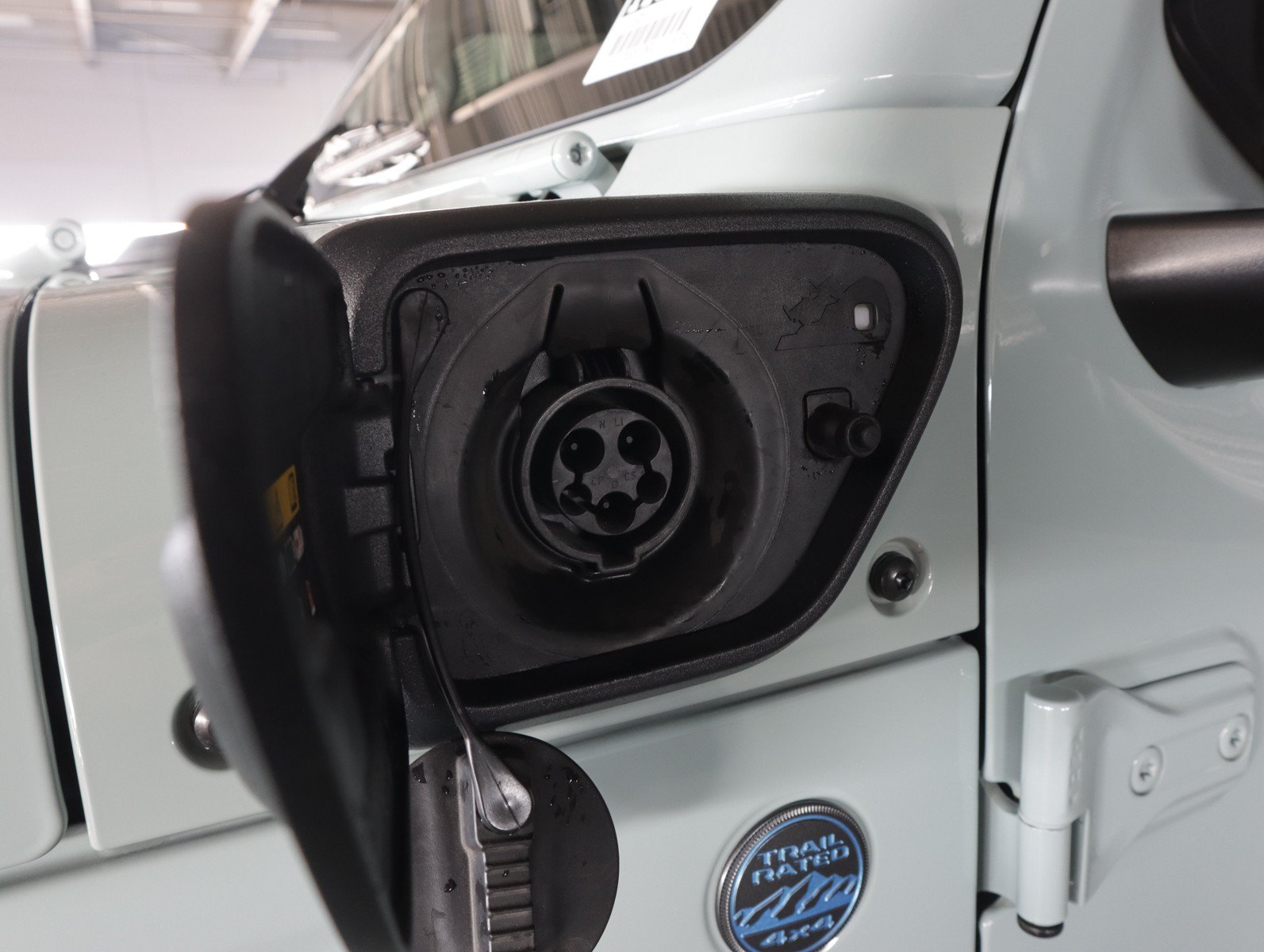 Used 2024 Jeep Wrangler Unlimited Rubicon 4xe AWD/4WD image 34