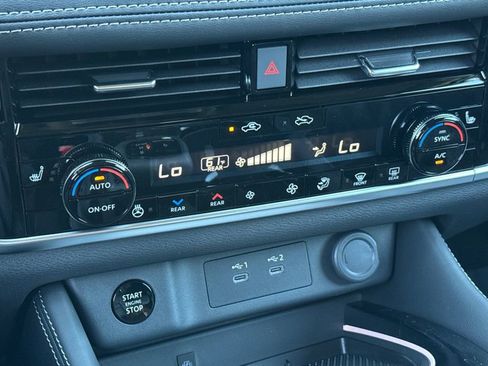 New 2026 Nissan Rogue Platinum w/ Platinum Premium Package image 17