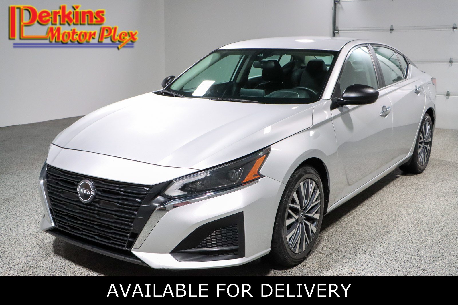 Used 2024 Nissan Altima 2.5 SV FWD image 1