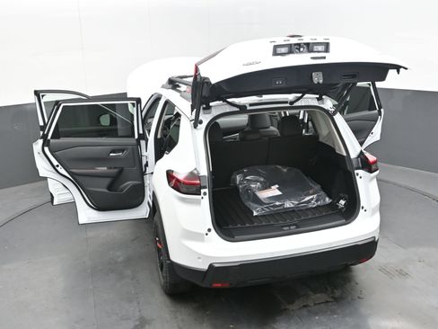 New 2026 Nissan Rogue SV image 43