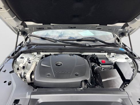 Used 2018 Volvo S90 T5 Momentum w/ Convenience Package FWD image 21