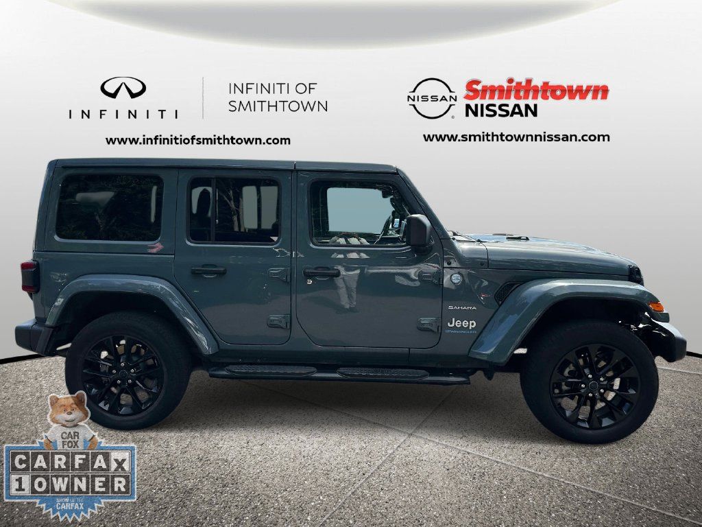 Used 2024 Jeep Wrangler Unlimited Sahara w/ Technology Group AWD/4WD image 7