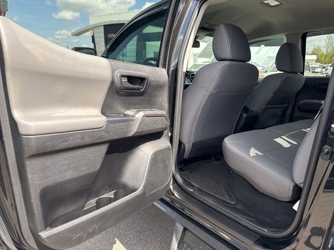 Used 2021 Toyota Tacoma SR5 AWD/4WD image 25