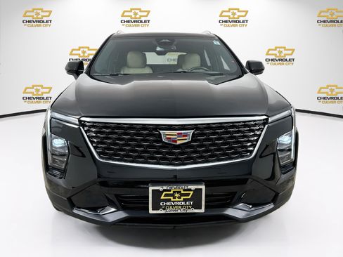 Used 2024 Cadillac XT4 Premium Luxury FWD image 2