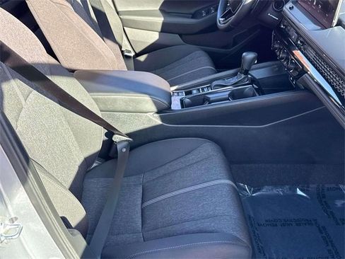 Used 2025 Honda Accord Sport image 7